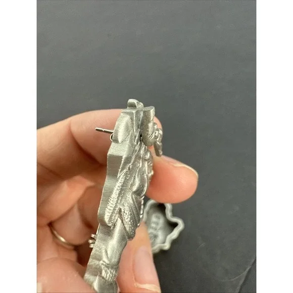 Vintage Brooch Earrings Pewter Pin 1.5" Christmas Santa With Earring Box Ms Dee - Picture 12 of 15